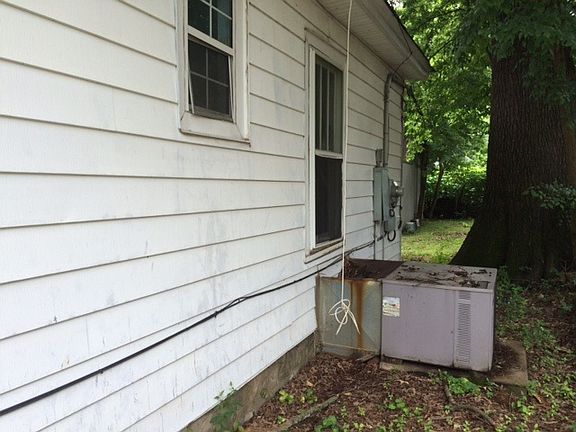2nd image of 3104 8th Ave