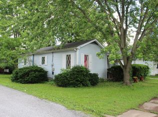 406 S State St, Christopher, IL 62822