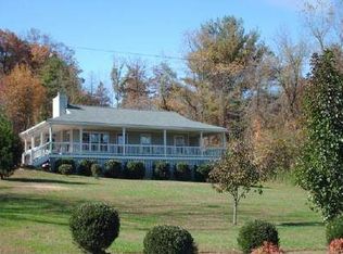 40 Sherwood Forest Dr, Hayesville, NC 28904