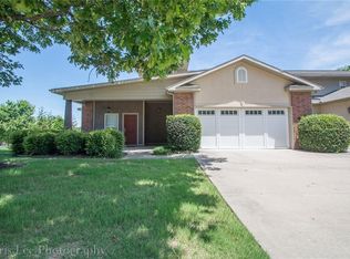 1498 Churchill Ave, Springdale, AR 72764