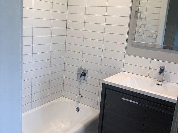 5th image of 1011 N Mariposa St APT B