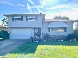 5895 White Pine Dr, Bedford Heights, OH