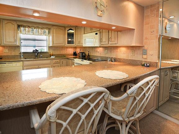 5th image of 4511 Bay Beach Ln APT 213