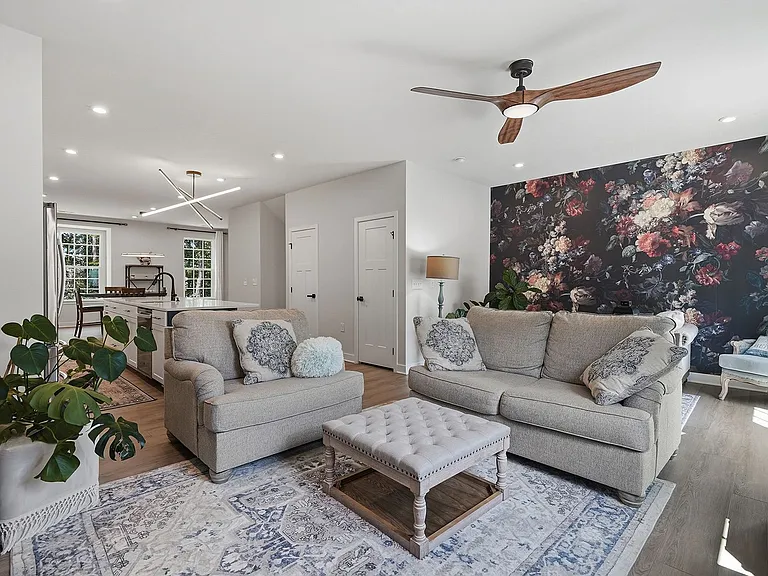 131 Callowhill Ln — Photo 15