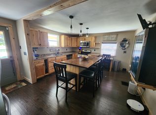 (Undisclosed Address), Walker, IA 52352