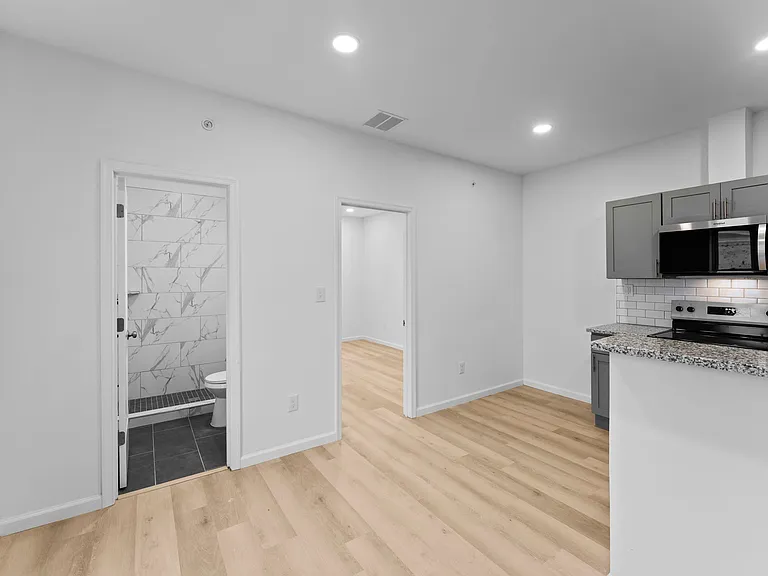2600 S 7th St #2F — Photo 15