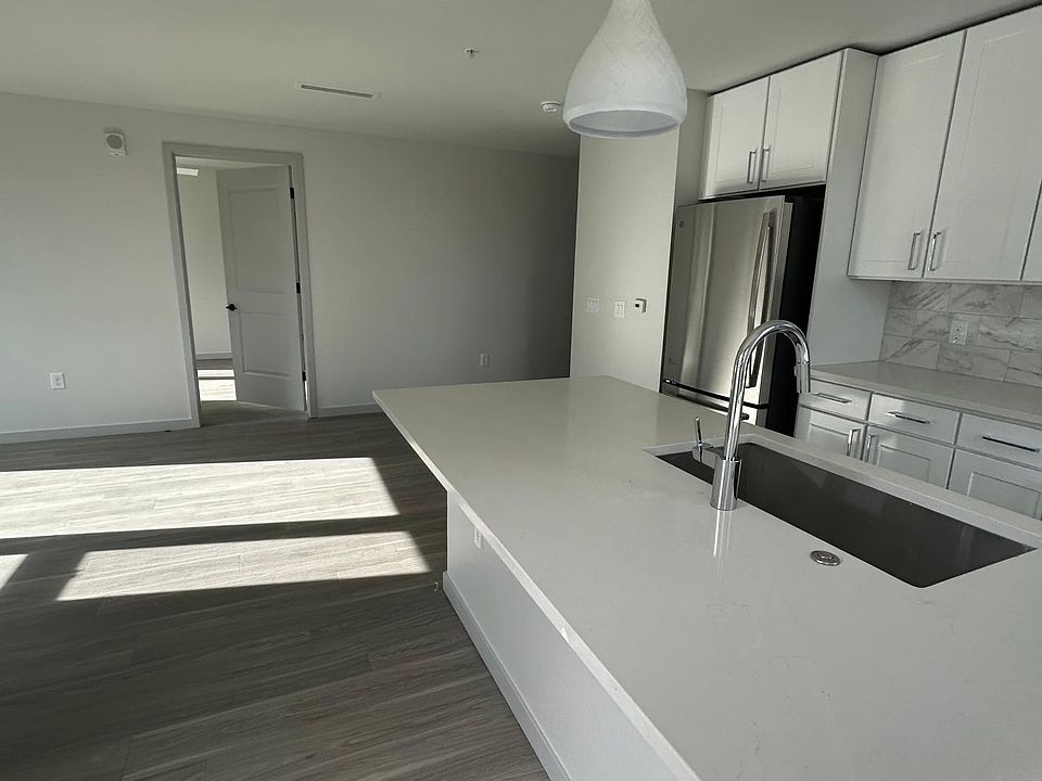 1st image of 399 Grant St #726