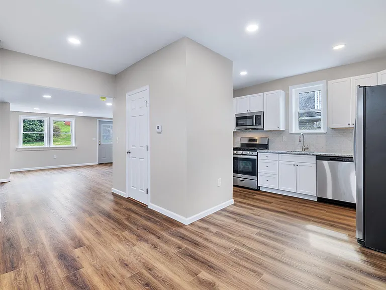 3170 McRoberts Rd #3/25 — Photo 1