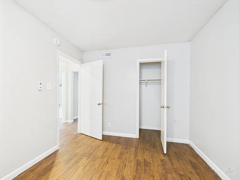 2401 Manor Rd #136 — Photo 10