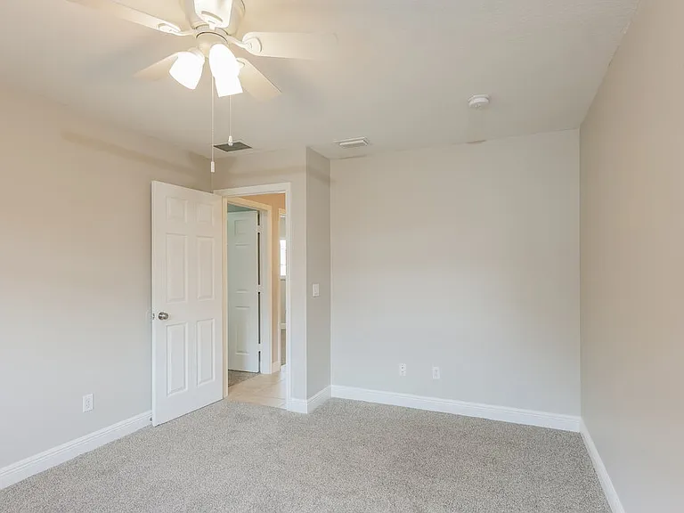 1110 SE 20th Ct — Photo 13