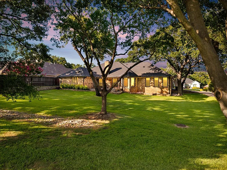 610 Timber Way — Photo 35