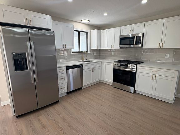 5th image of 509 E 41st St