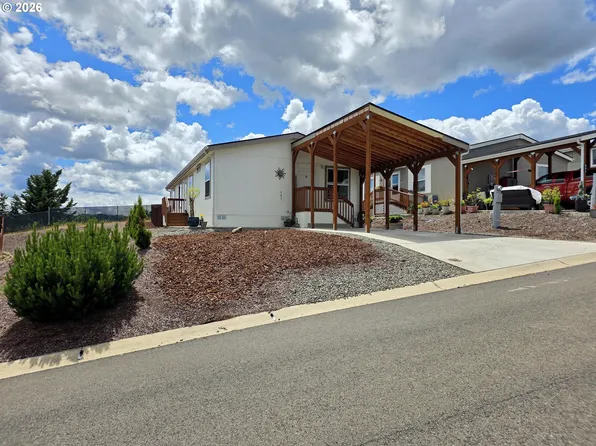 285 Deschutes Ln #134, Roseburg, OR 97471