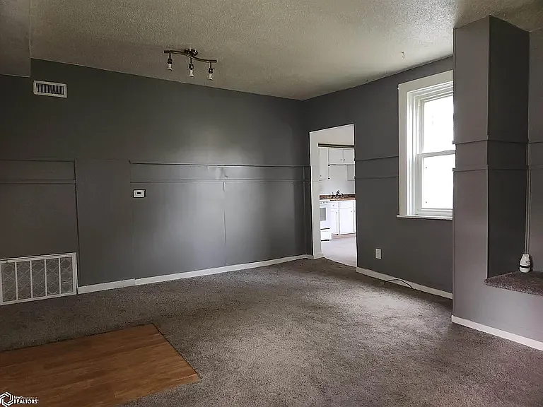 1016 Pearl St — Photo 5
