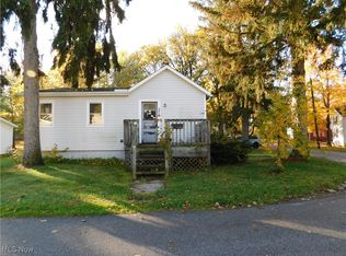 276 Beach St, Geneva, OH 44041