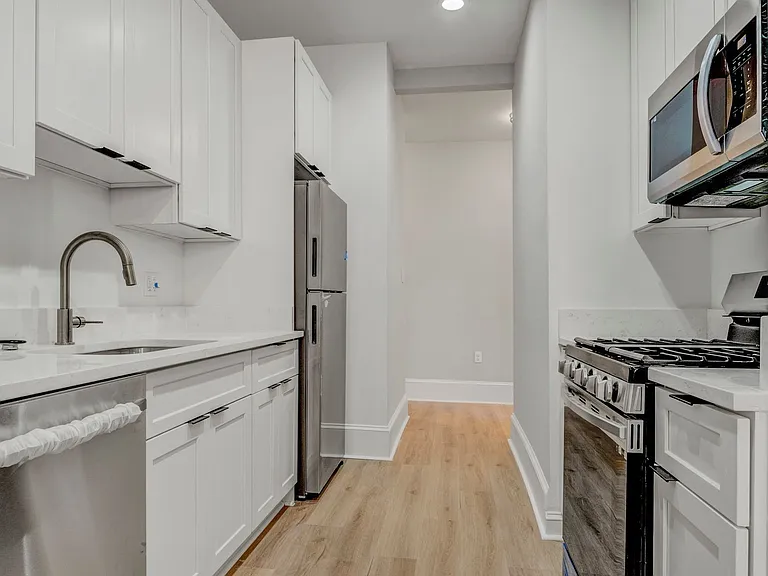 500 G St NE #2 — Photo 11