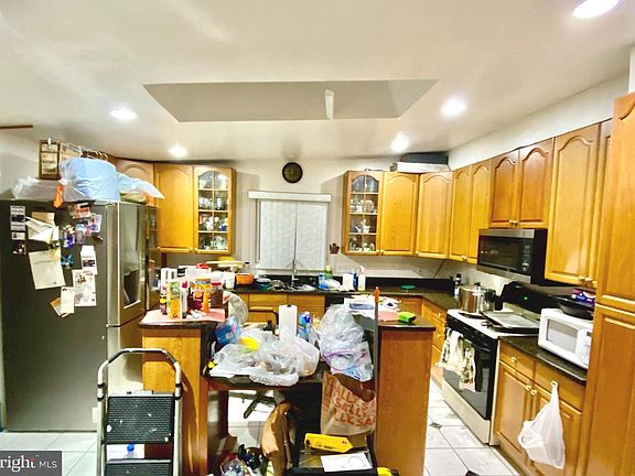 2nd image of 405 Linthicum St