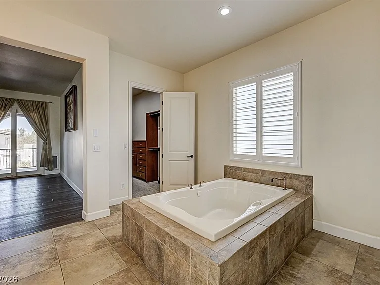 8490 Via De Bellasidra Ct — Photo 48