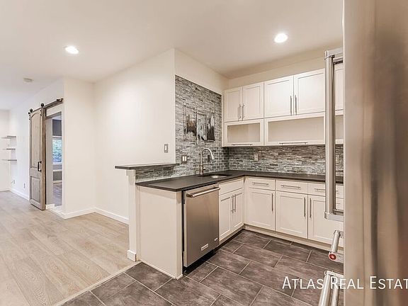 4th image of 6001 S Yosemite St APT H102