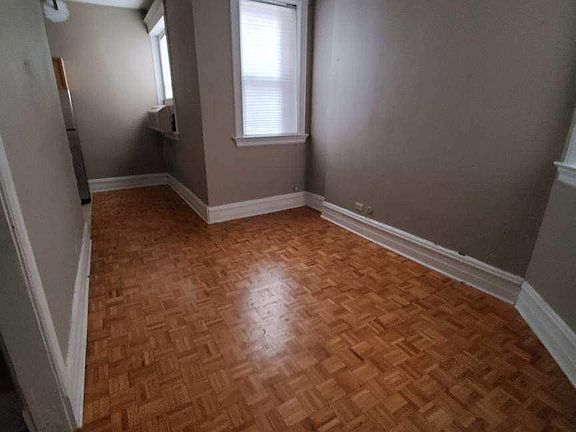 3rd image of 2800 N Pine Grove Ave Unit 5G
