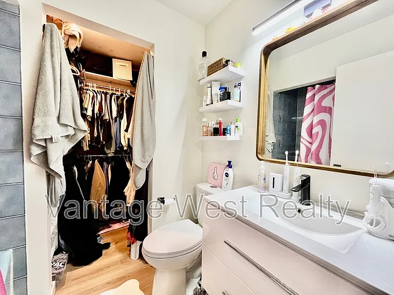 983 Bernard Ave #104 — Photo 18