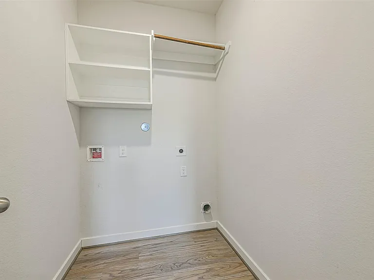 16911 Lagos Ln — Photo 32