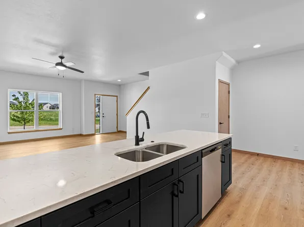 630 Catherine Dr, Tiffin, IA 52340