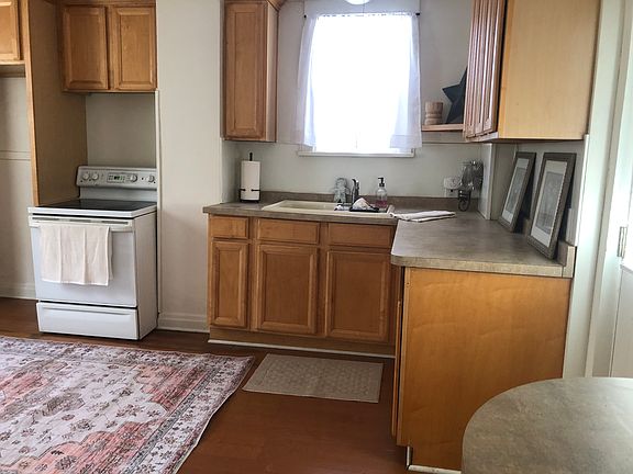 2nd image of 627 1/2 9th St