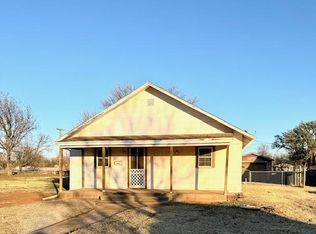807 N Meta St, Cordell, OK 73632