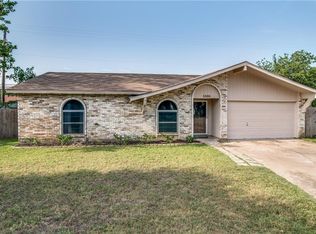 5300 Countess Ct, Lake Dallas, TX 75065