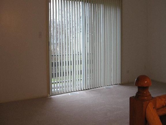 3rd image of 1421 Laurie Ln