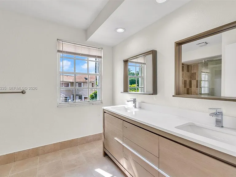11163 Chandler Dr — Photo 9