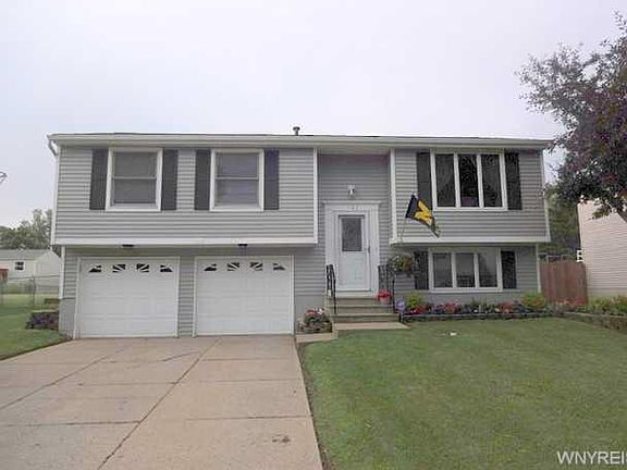 2nd image of 167 Oakhill Dr