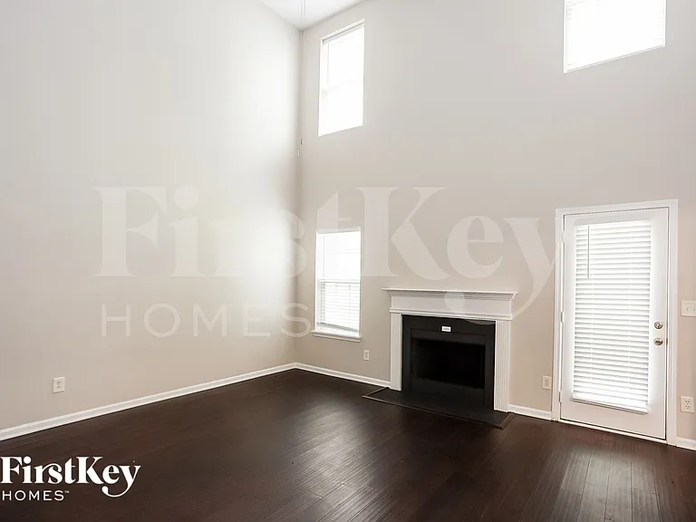 5842 Brookfield Pointe Dr — Photo 4