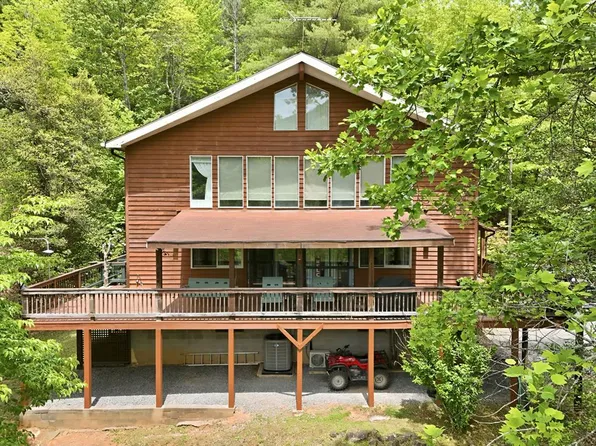 16 Hillside Ter, Robbinsville, NC 28771