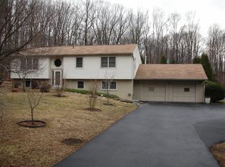 1040 Allentown Rd, Green Lane, PA 18054