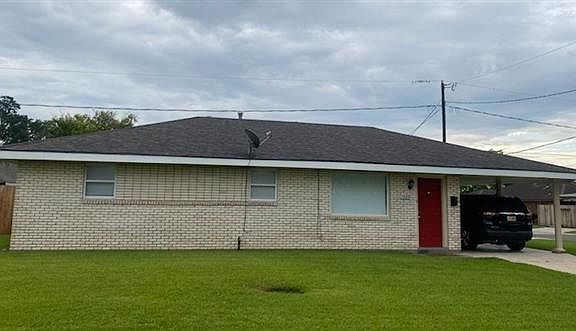 2nd image of 1029 Joyce St