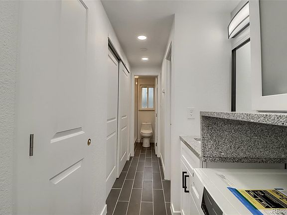 4th image of 985 N Corona St APT 103