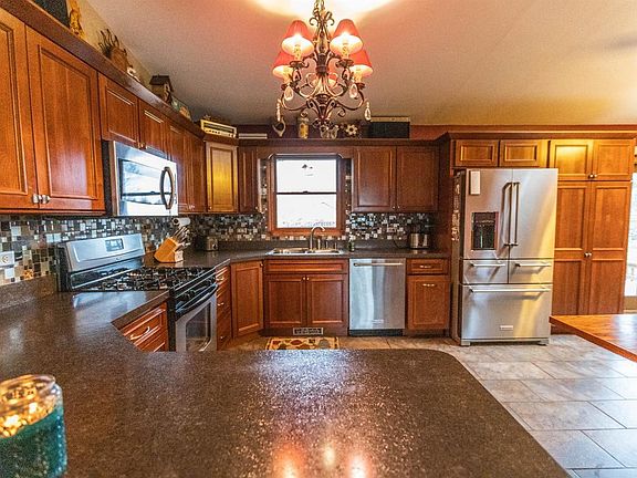 5th image of 9409 Olcott Ave