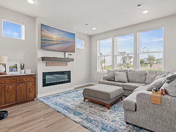 4th image of 6324 Larkspur Ln