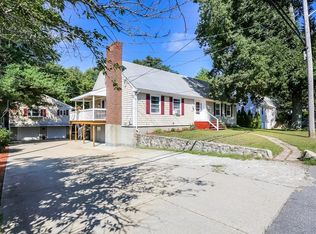 3471 County St, Somerset, MA 02726