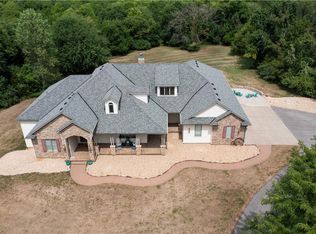 20449 Red Bird St, Spring Hill, KS 66083