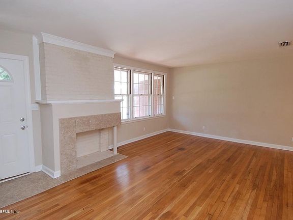4th image of 1217 Murray Dr