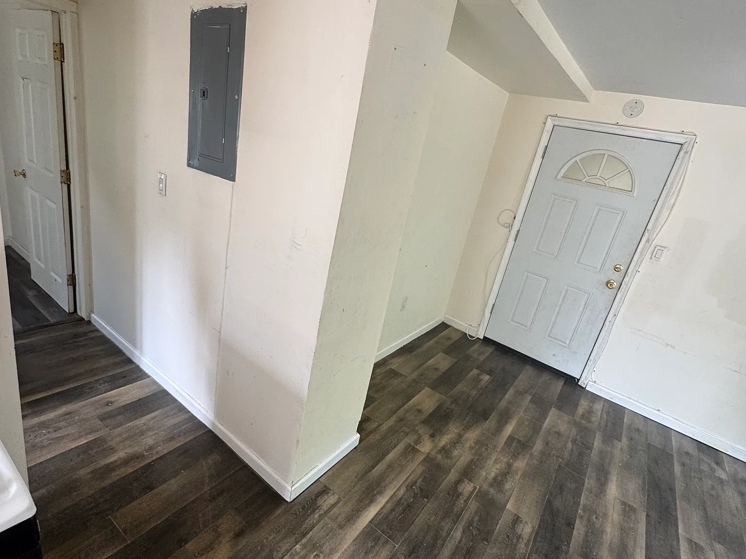 2 bed, $1,300 — Photo 2