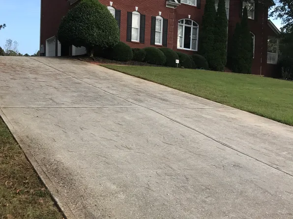 1310 Oxford Dr SE, Conyers, GA 30013