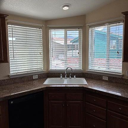 3rd image of 6880 Archibald Ave