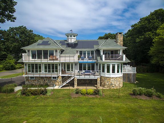 70 Kenilworth Drive East