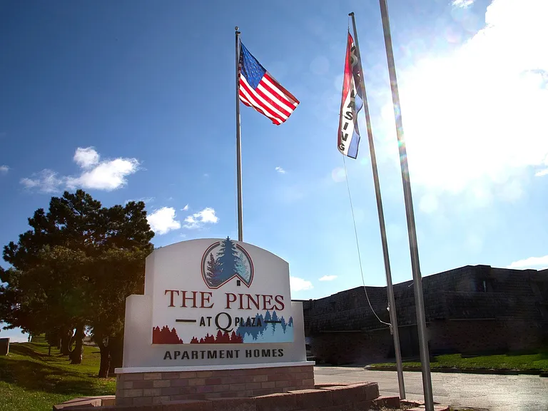 The Pines at Q Plaza Apartments — Photo 4