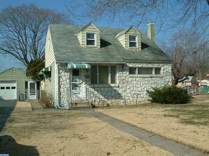 1317 Wyndale Ave photo 1