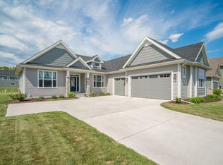 N61W21550 Masters Dr, Menomonee Falls, WI 53051